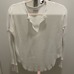 Tna Aritzia Waffle Knit Long Sleeve Shirt V Neck White